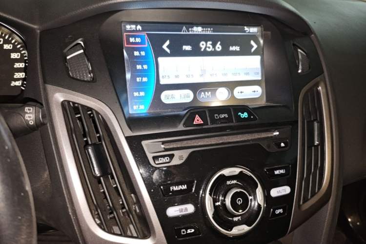Used Ford Focus 2012 Hatchback 1.6L Automatic Fashion Edition Audio And AC Panel