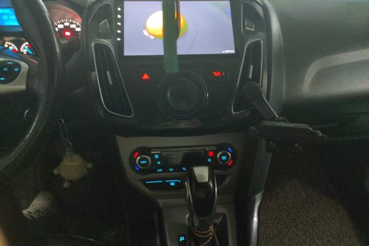 Used Ford Focus 2012 Sedan 1.6L Automatic Fashion Edition Audio And AC Panel