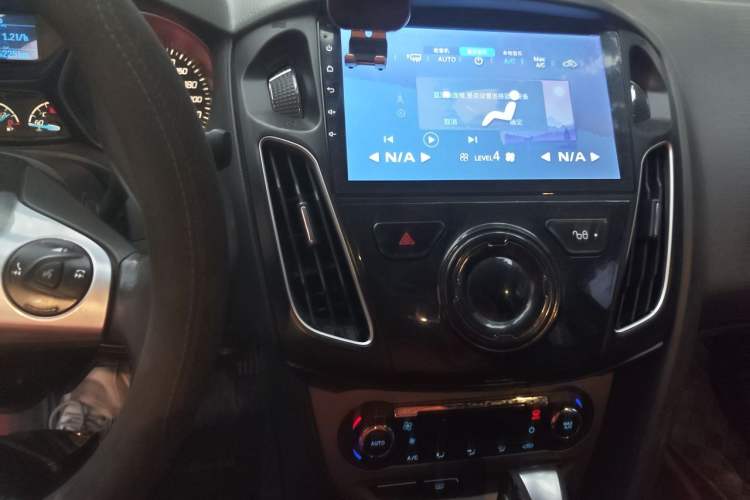 Used Ford Focus 2012 Sedan 1.6L Automatic Fashion Edition Audio And AC Panel