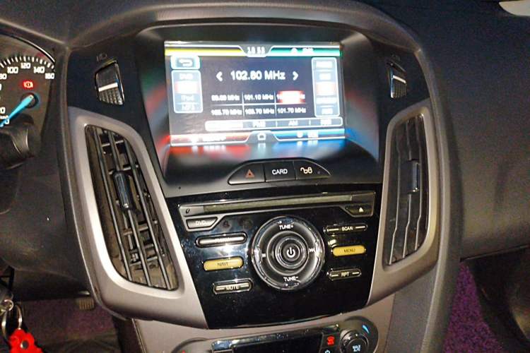 Used Ford Focus 2012 Sedan 1.6L Manual Fashion Edition Audio And AC Panel