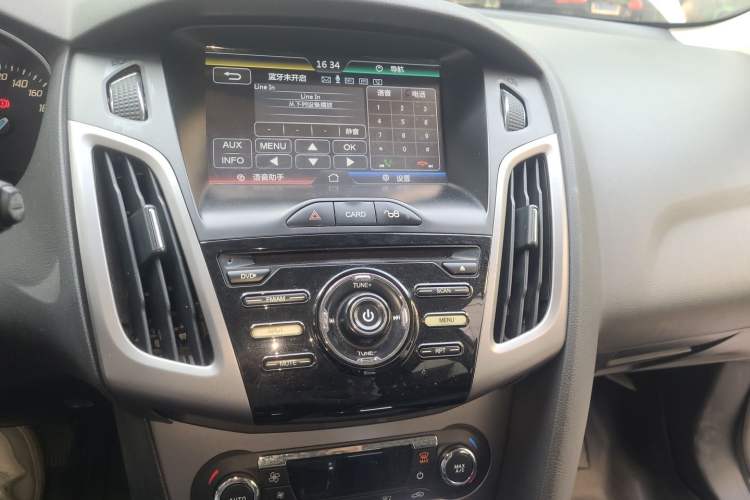 Used Ford Focus 2012 Hatchback 1.6L Automatic Fashion Edition Audio And AC Panel