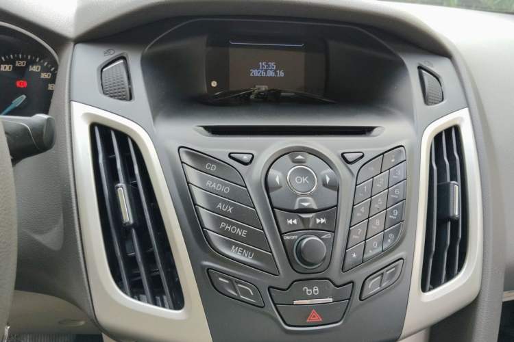Used Ford Focus 2012 Sedan 1.6L Automatic Comfort Model Audio And AC Panel