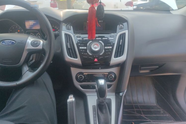 Used Ford Focus 2012 Hatchback 2.0L Automatic Luxury Sport Model Audio And AC Panel
