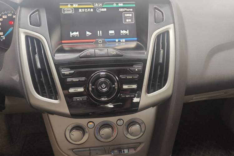 Used Ford Focus 2012 Sedan 1.6L Manual Comfort Model Audio And AC Panel