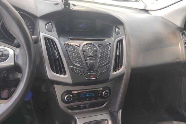 Used Ford Focus 2012 Sedan 1.6L Manual Fashion Edition Audio And AC Panel