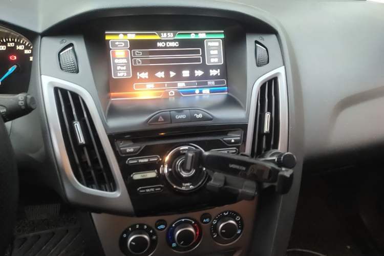 Used Ford Focus 2012 Hatchback 1.6L Automatic Comfort Model Audio And AC Panel