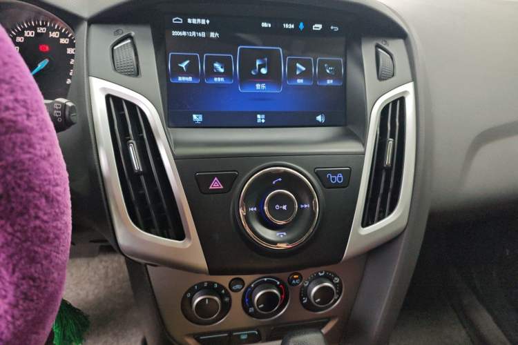 Used Ford Focus 2012 Hatchback 1.6L Automatic Comfort Model Audio And AC Panel