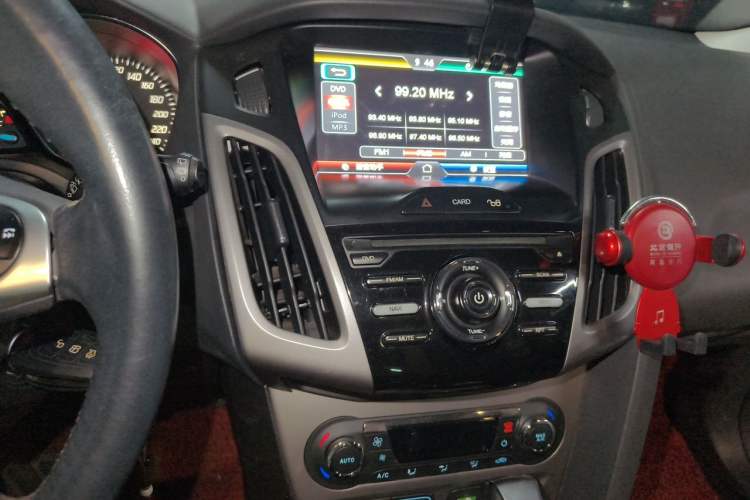 Used Ford Focus 2012 Hatchback 1.6L Automatic Fashion Edition Audio And AC Panel
