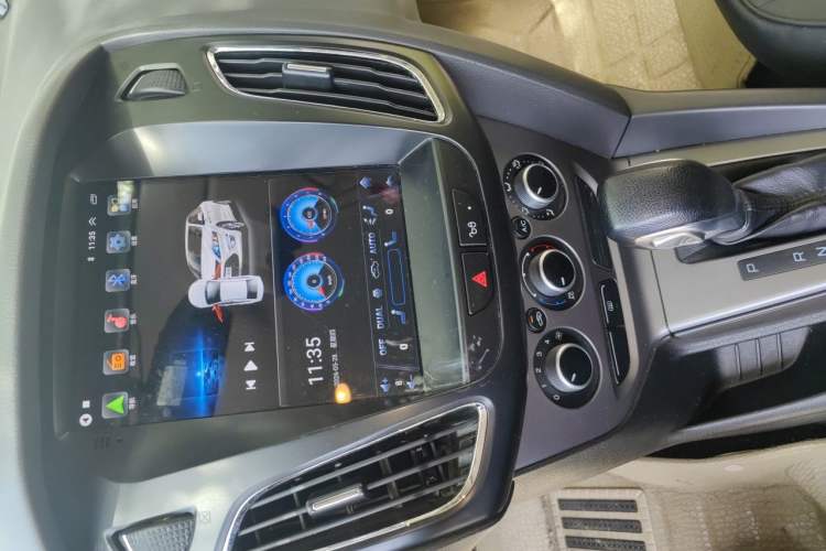 Used Ford Focus 2012 Hatchback 1.6L Automatic Comfort Model Audio And AC Panel