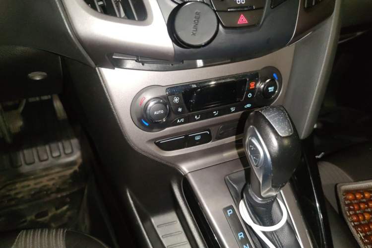 Used Ford Focus 2012 Sedan 1.6L Automatic Fashion Edition Audio And AC Panel