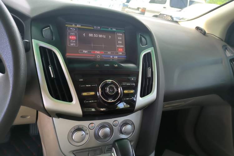 Used Ford Focus 2012 Sedan 1.6L Automatic Comfort Model Audio And AC Panel