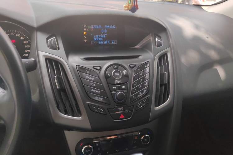 Used Ford Focus 2012 Sedan 1.6L Automatic Fashion Edition Audio And AC Panel