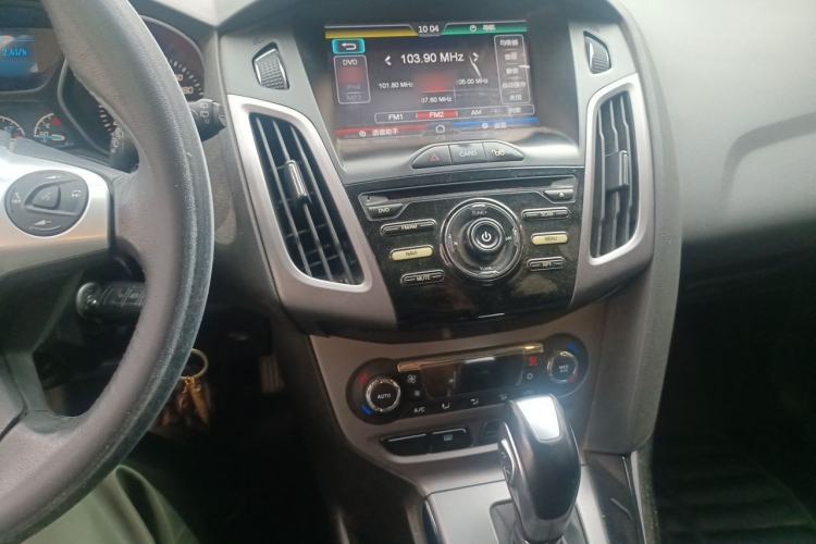 Used Ford Focus 2012 Hatchback 1.6L Automatic Fashion Edition Audio And AC Panel