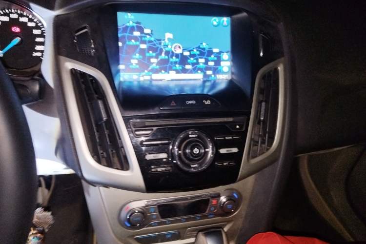 Used Ford Focus 2012 Sedan 1.6L Automatic Fashion Edition Audio And AC Panel