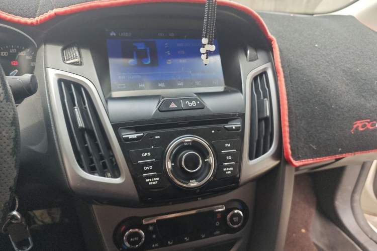 Used Ford Focus 2012 Sedan 1.6L Manual Fashion Edition Audio And AC Panel