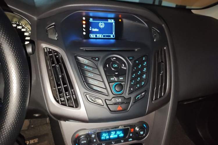 Used Ford Focus 2012 Sedan 1.6L Automatic Fashion Edition Audio And AC Panel