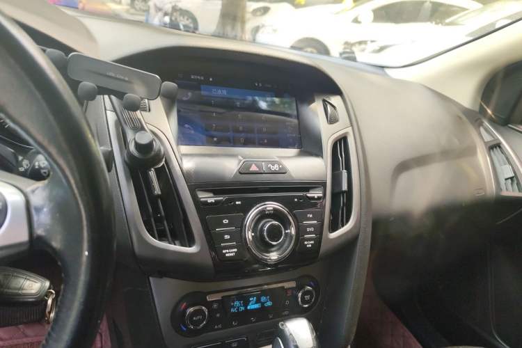 Used Ford Focus 2012 Sedan 1.6L Automatic Fashion Edition Audio And AC Panel