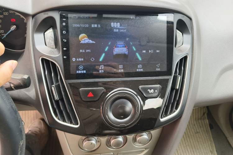 Used Ford Focus 2012 Sedan 1.6L Automatic Comfort Model Audio And AC Panel