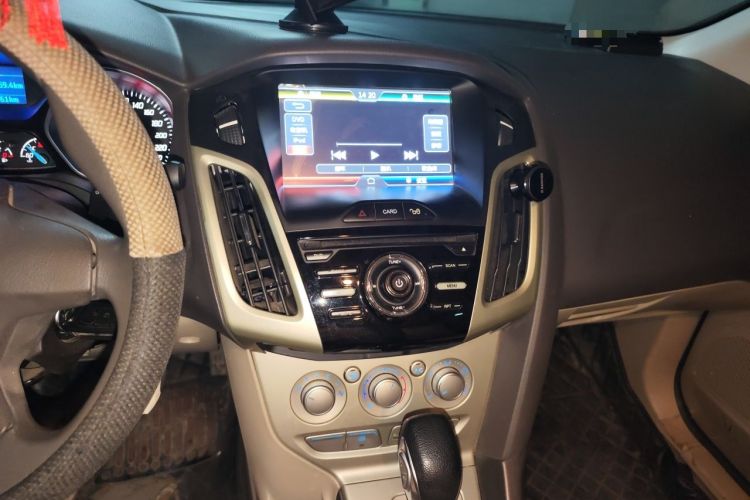 Used Ford Focus 2012 Sedan 1.6L Automatic Comfort Model Audio And AC Panel