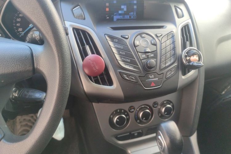 Used Ford Focus 2012 Hatchback 1.6L Automatic Comfort Model Audio And AC Panel