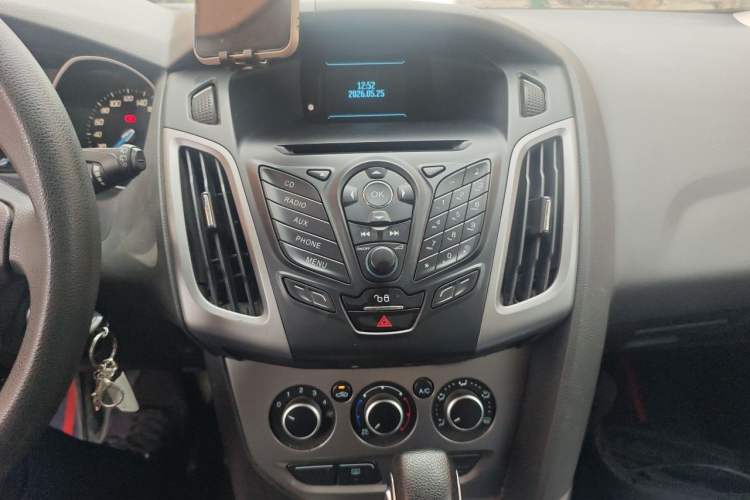 Used Ford Focus 2012 Hatchback 1.6L Automatic Comfort Model Audio And AC Panel