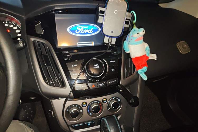 Used Ford Focus 2012 Hatchback 1.6L Automatic Comfort Model Audio And AC Panel