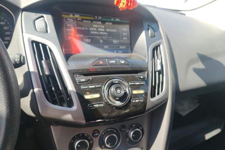 Used Ford Focus 2012 Hatchback 1.6L Automatic Comfort Model Audio And AC Panel