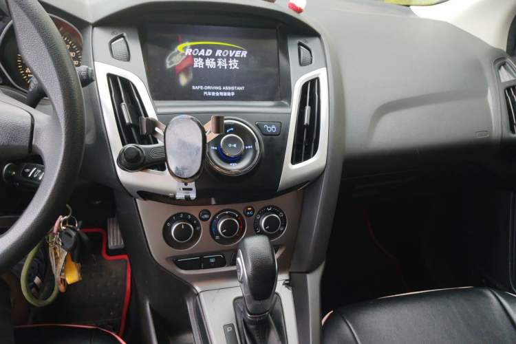 Used Ford Focus 2012 Hatchback 1.6L Automatic Comfort Model Audio And AC Panel
