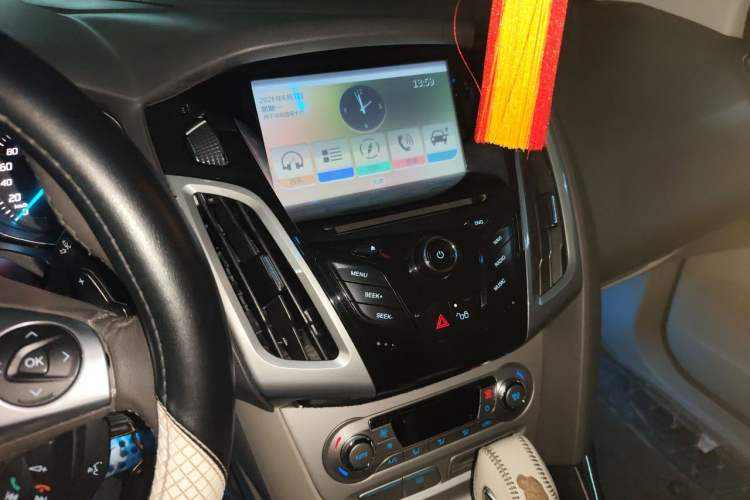 Used Ford Focus 2012 Sedan 1.6L Automatic Fashion Edition Audio And AC Panel