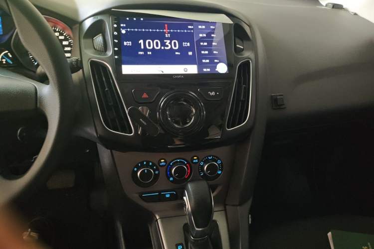 Used Ford Focus 2012 Hatchback 1.6L Automatic Comfort Model Audio And AC Panel