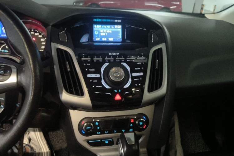 Used Ford Focus 2012 Hatchback 2.0L Automatic Luxury Sport Model Audio And AC Panel