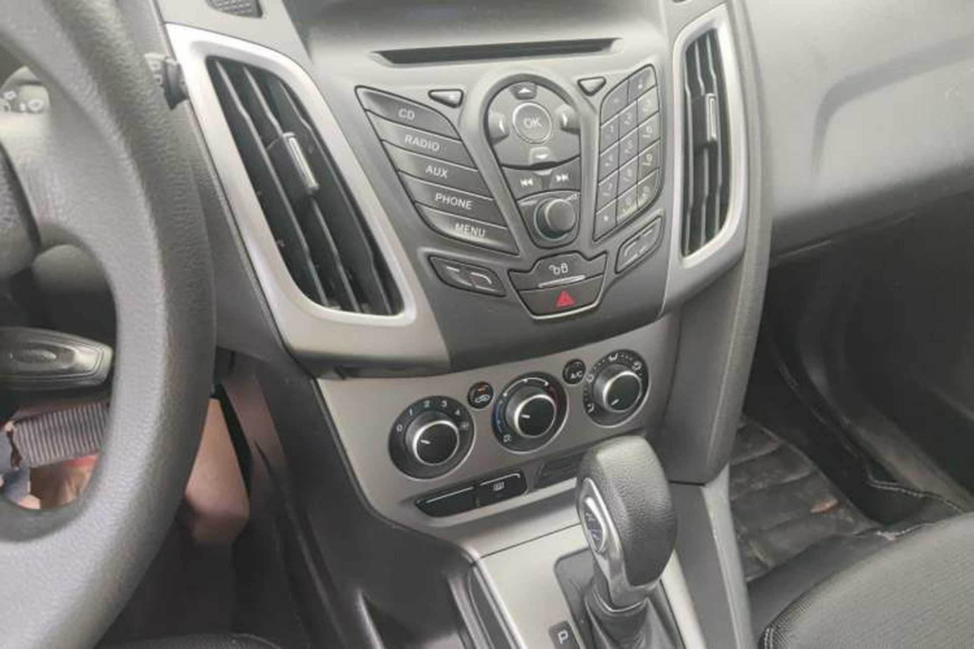 Used Ford Focus 2012 Hatchback 1.6L Automatic Comfort Model Audio And AC Panel