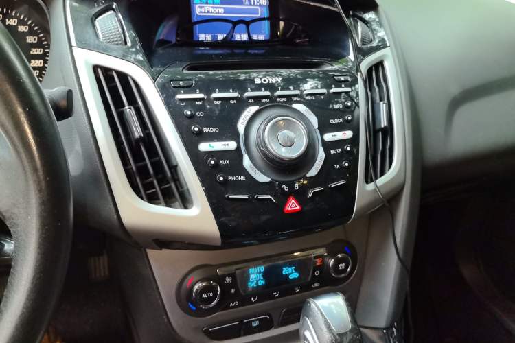 Used Ford Focus 2012 Sedan 1.6L Automatic Fashion Edition Audio And AC Panel