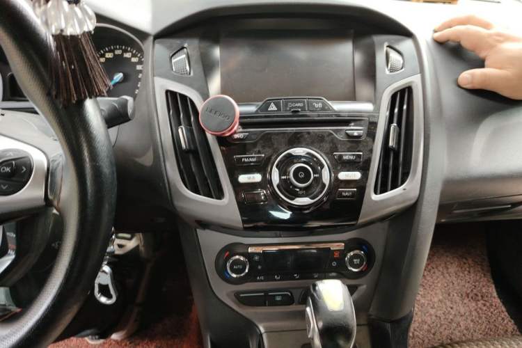 Used Ford Focus 2012 Sedan 1.6L Automatic Fashion Edition Audio And AC Panel