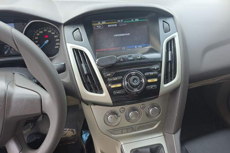 Used Ford Focus 2012 Sedan 1.6L Manual Comfort Model Audio And AC Panel