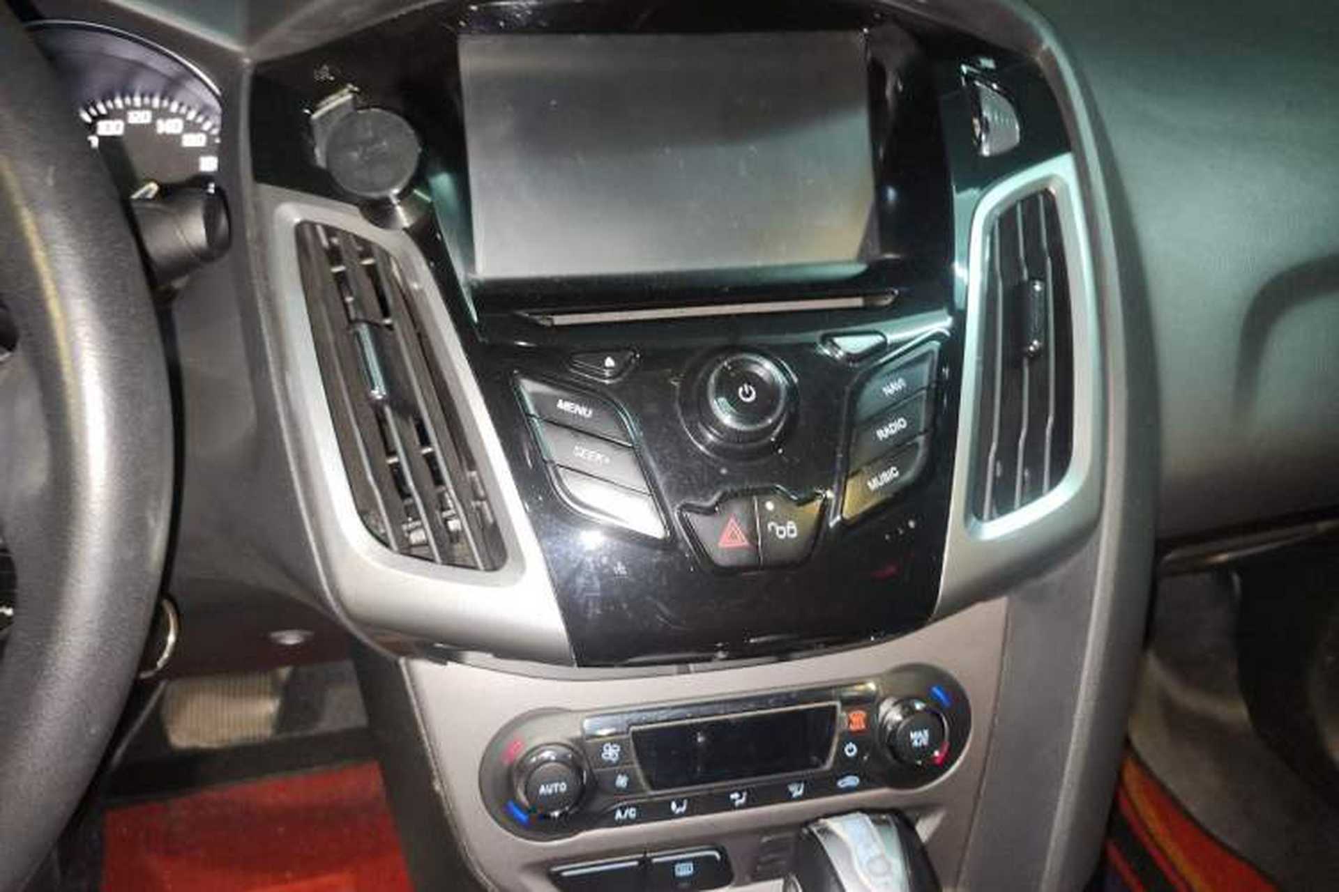 Used Ford Focus 2012 Sedan 1.6L Automatic Fashion Edition Audio And AC Panel