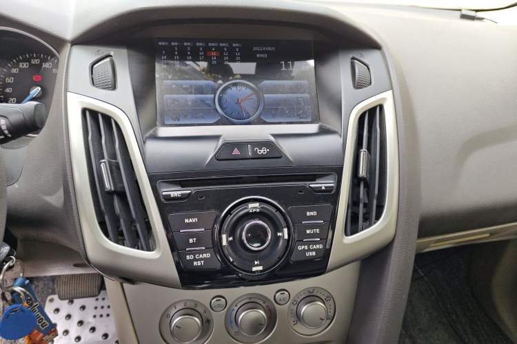Used Ford Focus 2012 Sedan 1.6L Automatic Comfort Model Audio And AC Panel