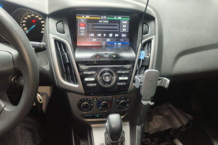 Used Ford Focus 2012 Hatchback 1.6L Automatic Comfort Model Audio And AC Panel