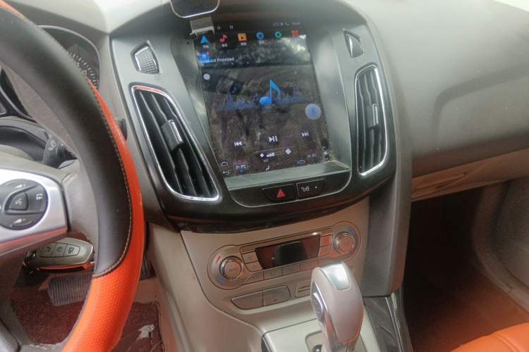 Used Ford Focus 2012 Sedan 1.6L Automatic Fashion Edition Audio And AC Panel