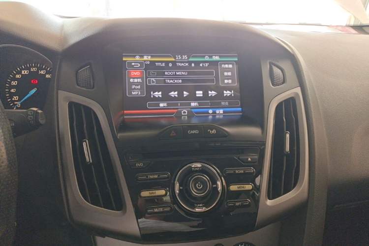 Used Ford Focus 2012 Hatchback 1.6L Automatic Comfort Model Audio And AC Panel