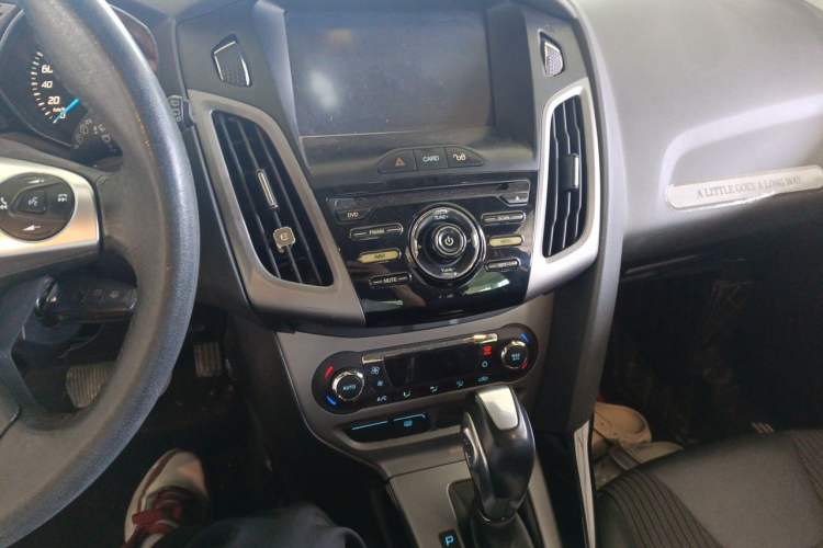 Used Ford Focus 2012 Hatchback 1.6L Automatic Fashion Edition Audio And AC Panel