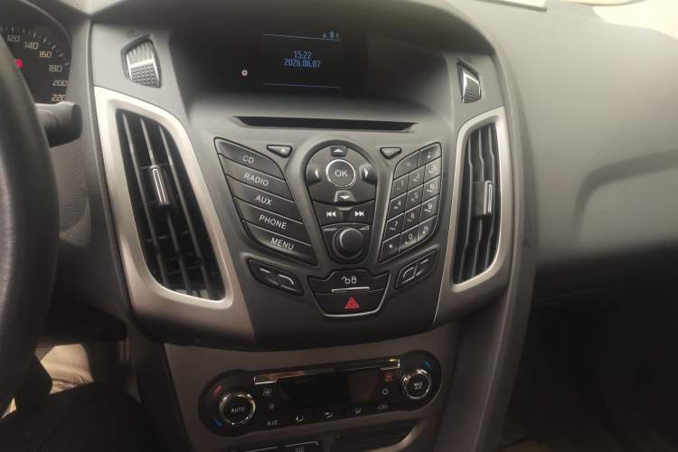 Used Ford Focus 2012 Sedan 1.6L Manual Fashion Edition Audio And AC Panel