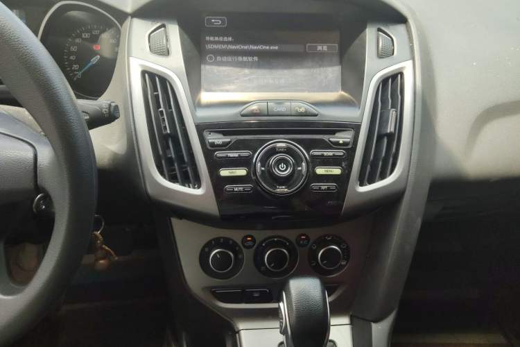 Used Ford Focus 2012 Hatchback 1.6L Automatic Comfort Model Audio And AC Panel
