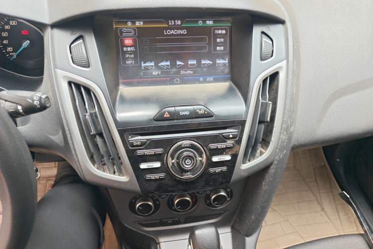 Used Ford Focus 2012 Hatchback 1.6L Automatic Comfort Model Audio And AC Panel