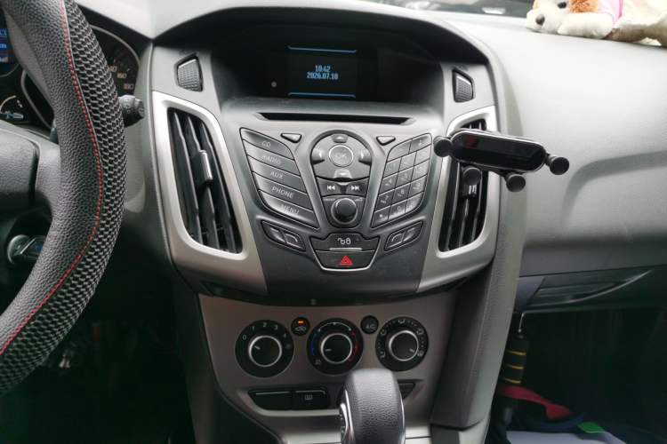 Used Ford Focus 2012 Hatchback 1.6L Automatic Comfort Model Audio And AC Panel