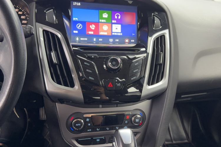 Used Ford Focus 2012 Hatchback 1.6L Automatic Fashion Edition Audio And AC Panel