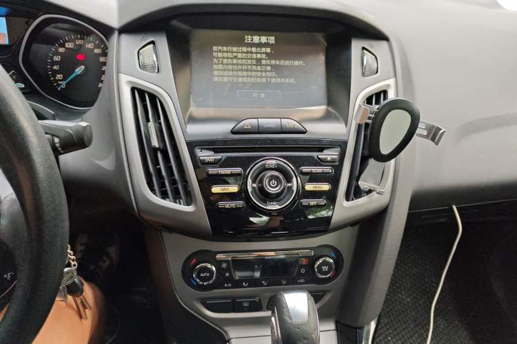 Used Ford Focus 2012 Sedan 1.6L Automatic Fashion Edition Audio And AC Panel