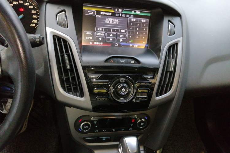Used Ford Focus 2012 Hatchback 1.6L Automatic Fashion Edition Audio And AC Panel