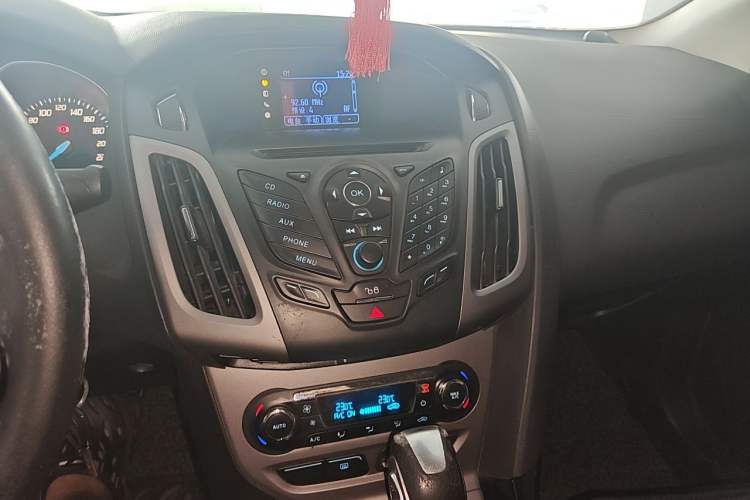 Used Ford Focus 2012 Sedan 1.6L Automatic Fashion Edition Audio And AC Panel