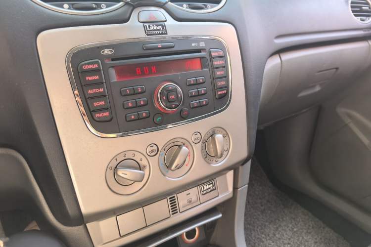 Used Ford Focus 2012 Hatchback Classic 1.8L Manual Base Model Audio And AC Panel